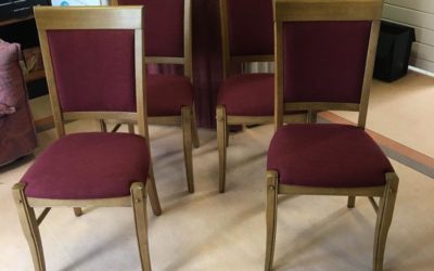 Eetkamerstoelen geherstoffeerd
