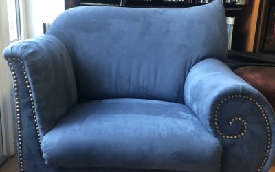 Fauteuil geherstoffeerd in alcantara stof